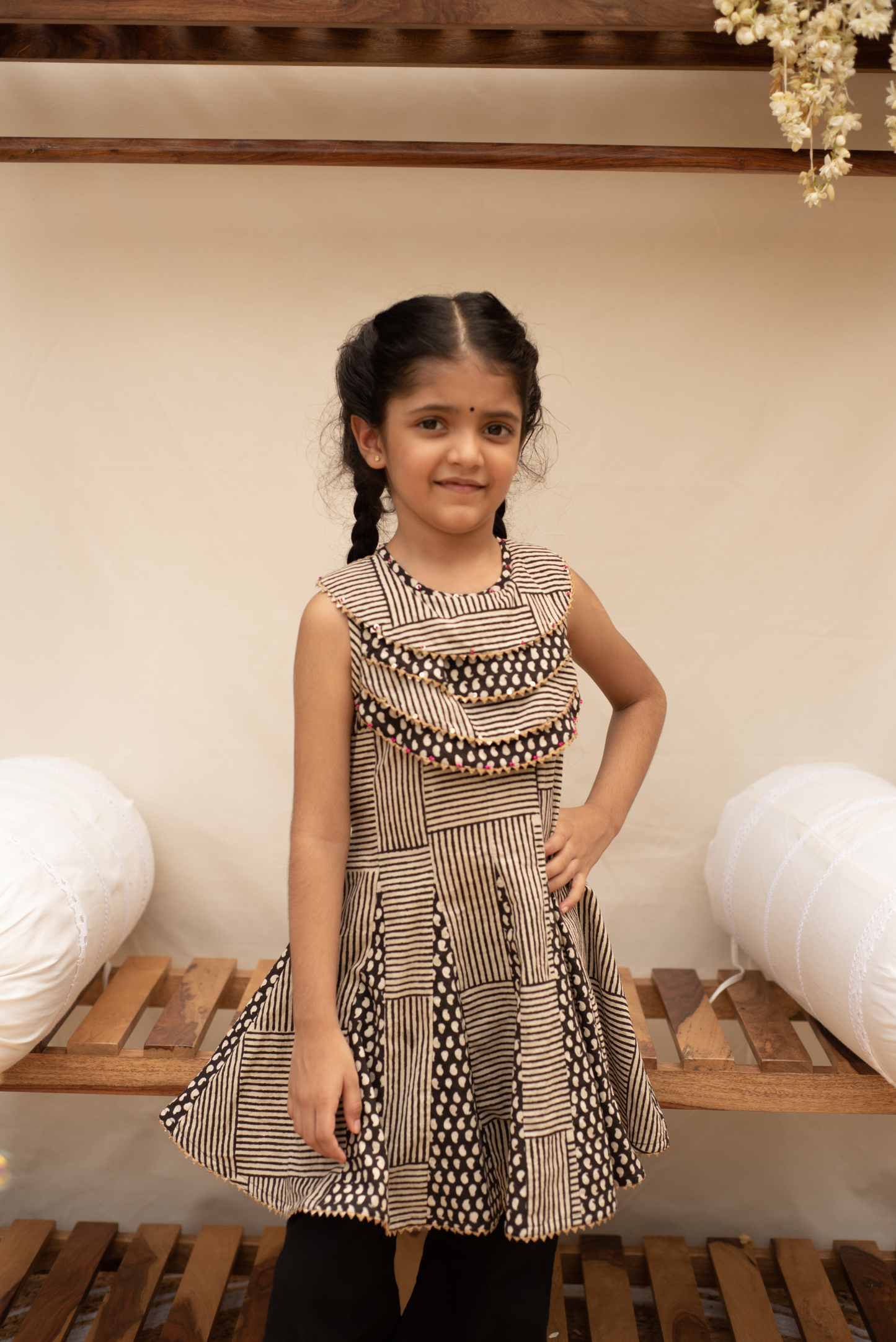 Syahi Paisley Kurta Set