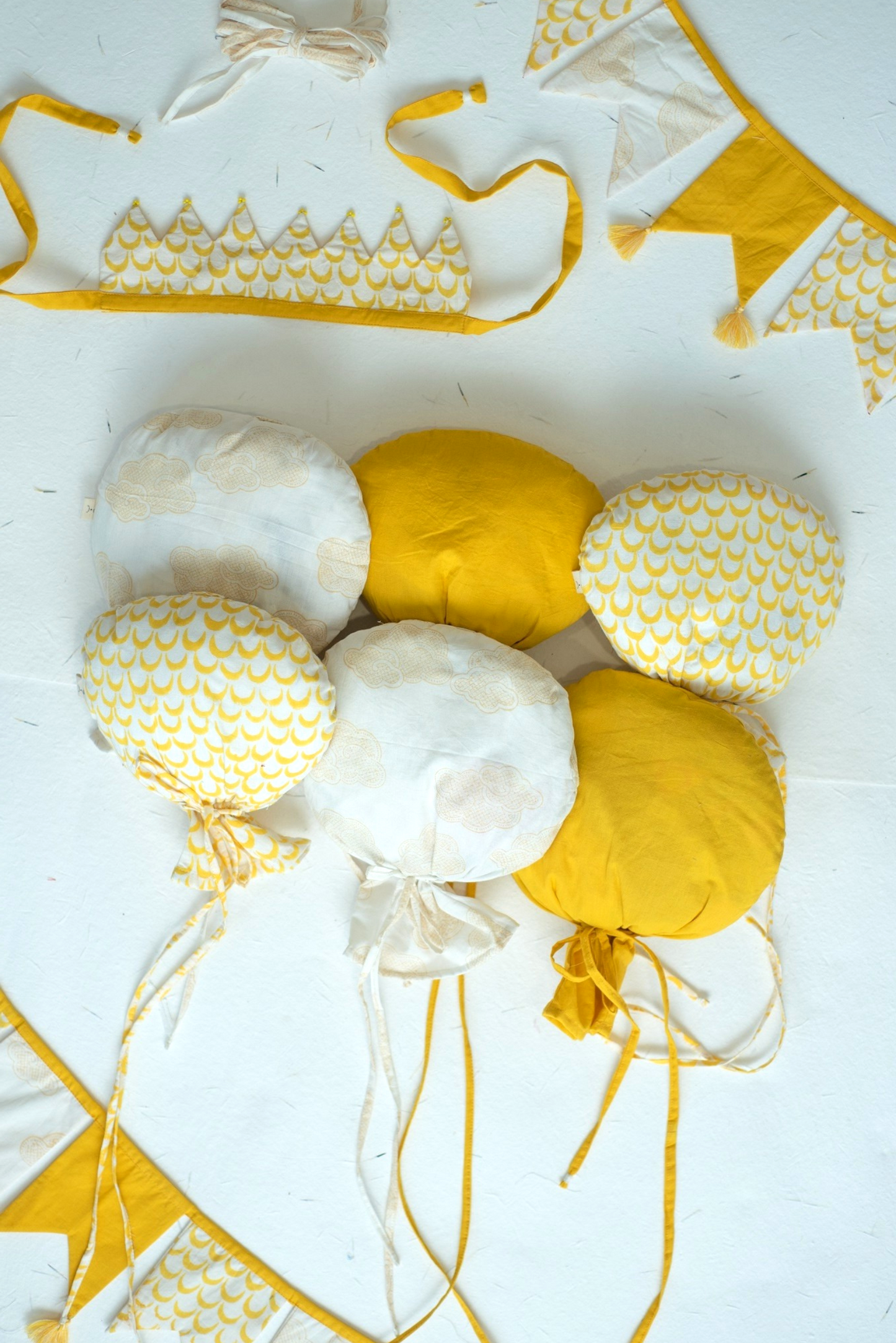 Yellow Moon Party Set