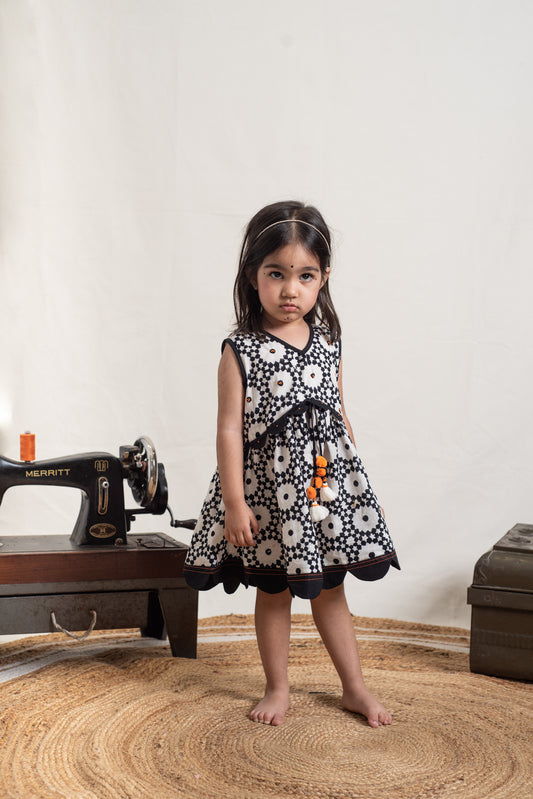 Syahi Scallop Dress