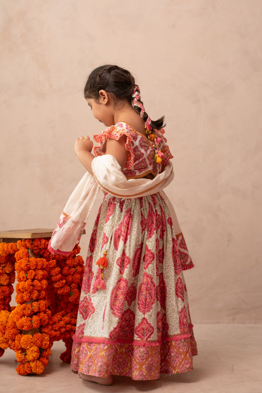 Traditional gulabi parandi hair accessory