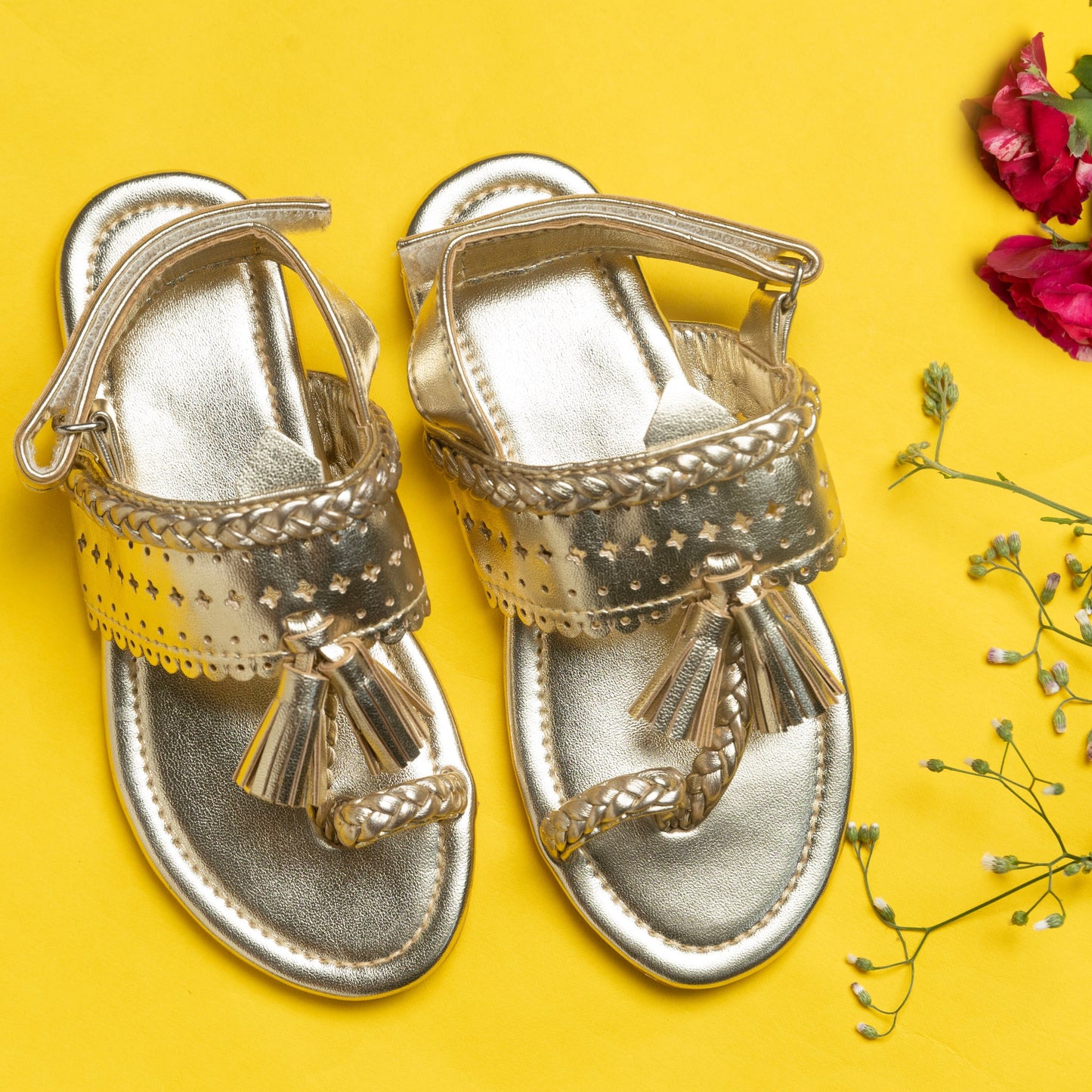 Golden Delight Kolhapuri Sandal