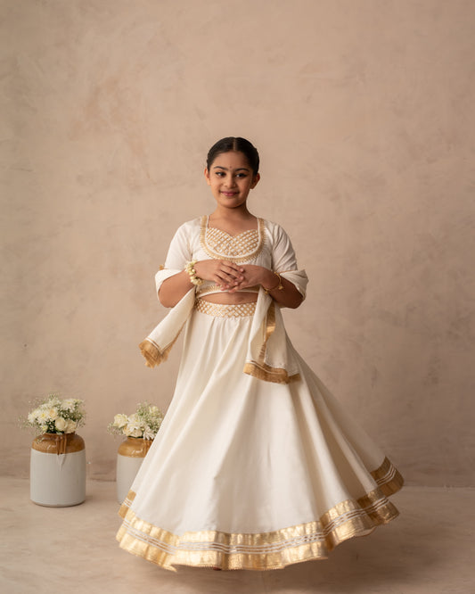 Girls festive ethnic swarna lehenga