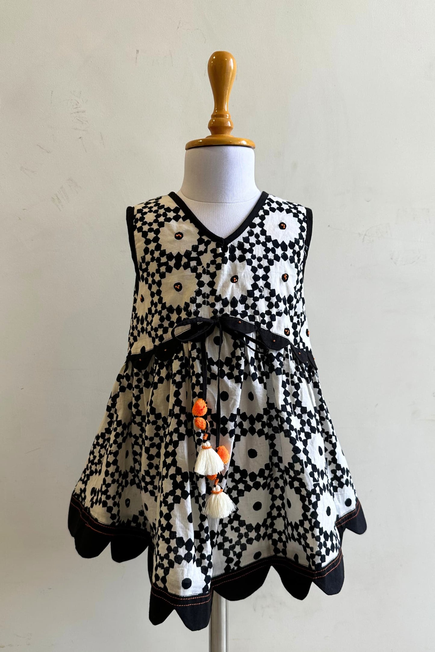 Syahi Scallop Dress kids outfit front view